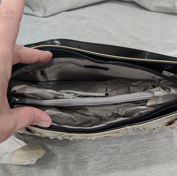 NWT Beijo "Celebrity Appeal” handbag Winter White - Picture 8 of 9